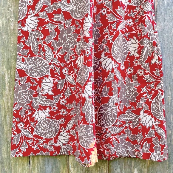 Croft & Barrow Red Sleeveless Cotton Dress With Green & Beige Floral Pattern. 10 - Picture 9 of 12